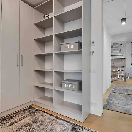 Apartman Panorama Loft 5 Star Location, Queen Bed, Views *