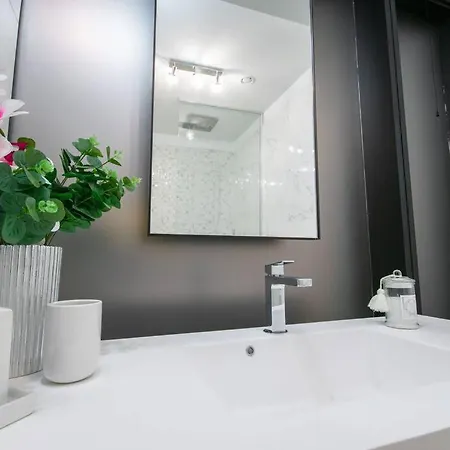 Panorama Loft 5 Star Location, Queen Bed, Views Apartman *