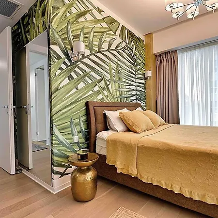 Panorama Loft 5 Star Location, Queen Bed, Views